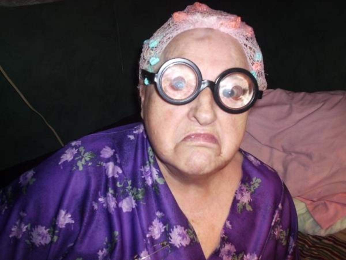 бабушка в очках фото