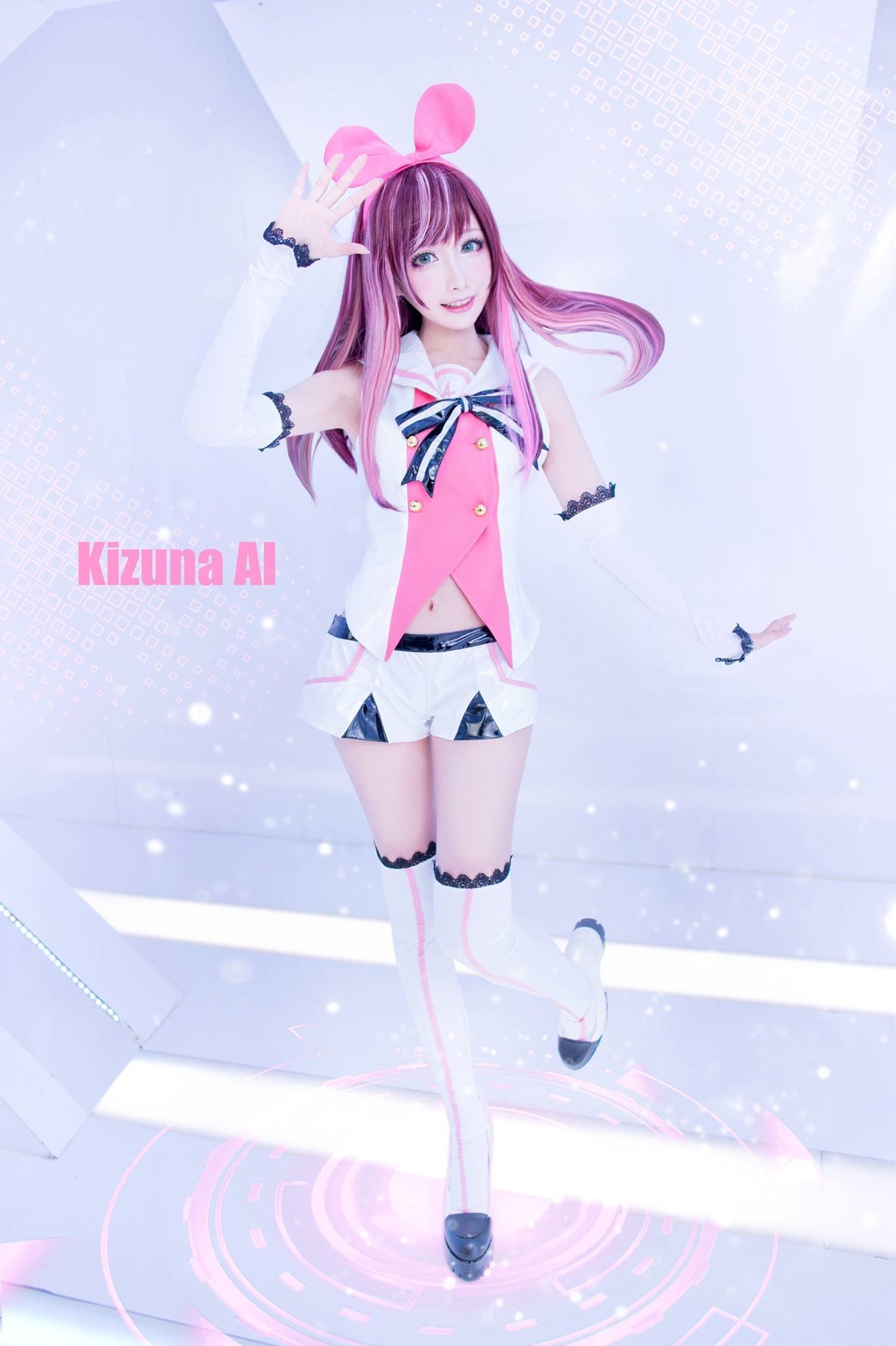 Kizuna Ai Cosplay