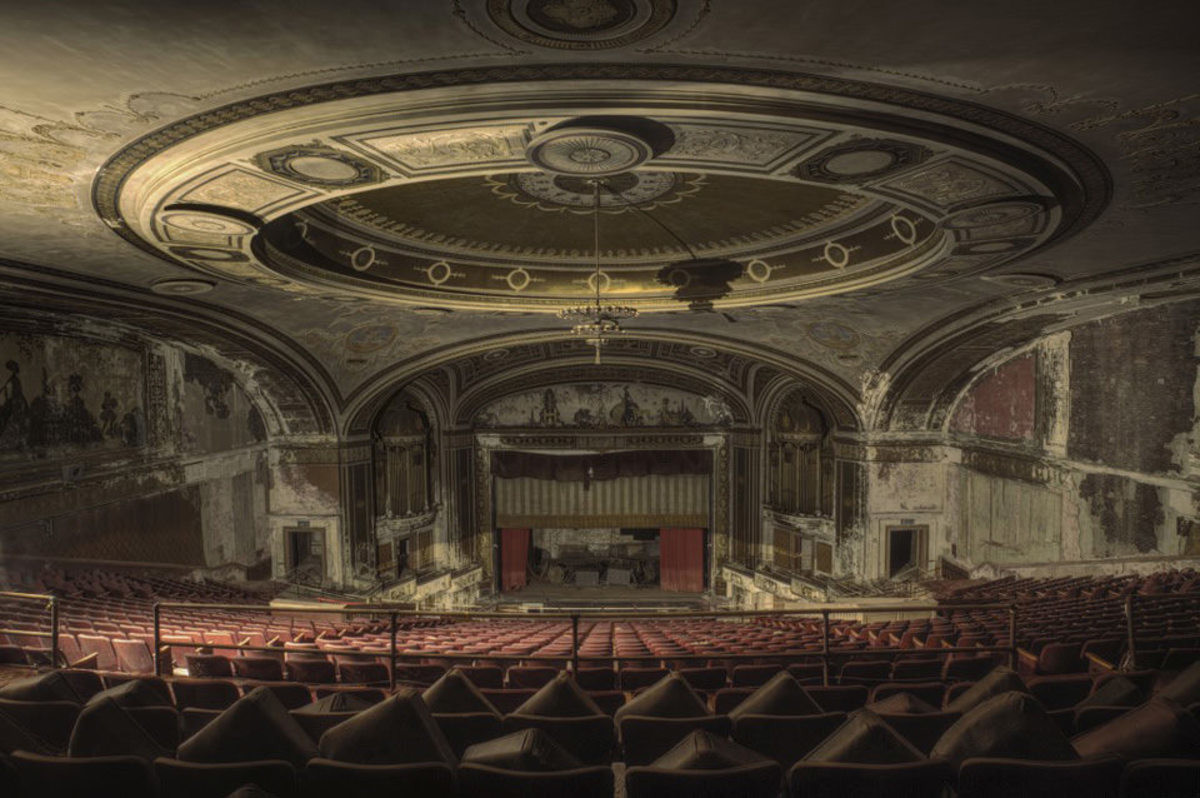 Заброшенный театр Нью-Бедфорд, США.