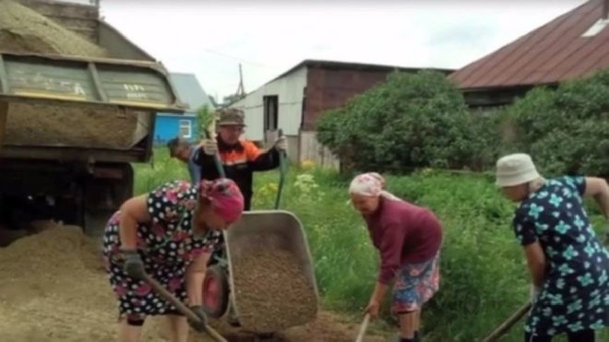 Жизнь в деревне видео последнее