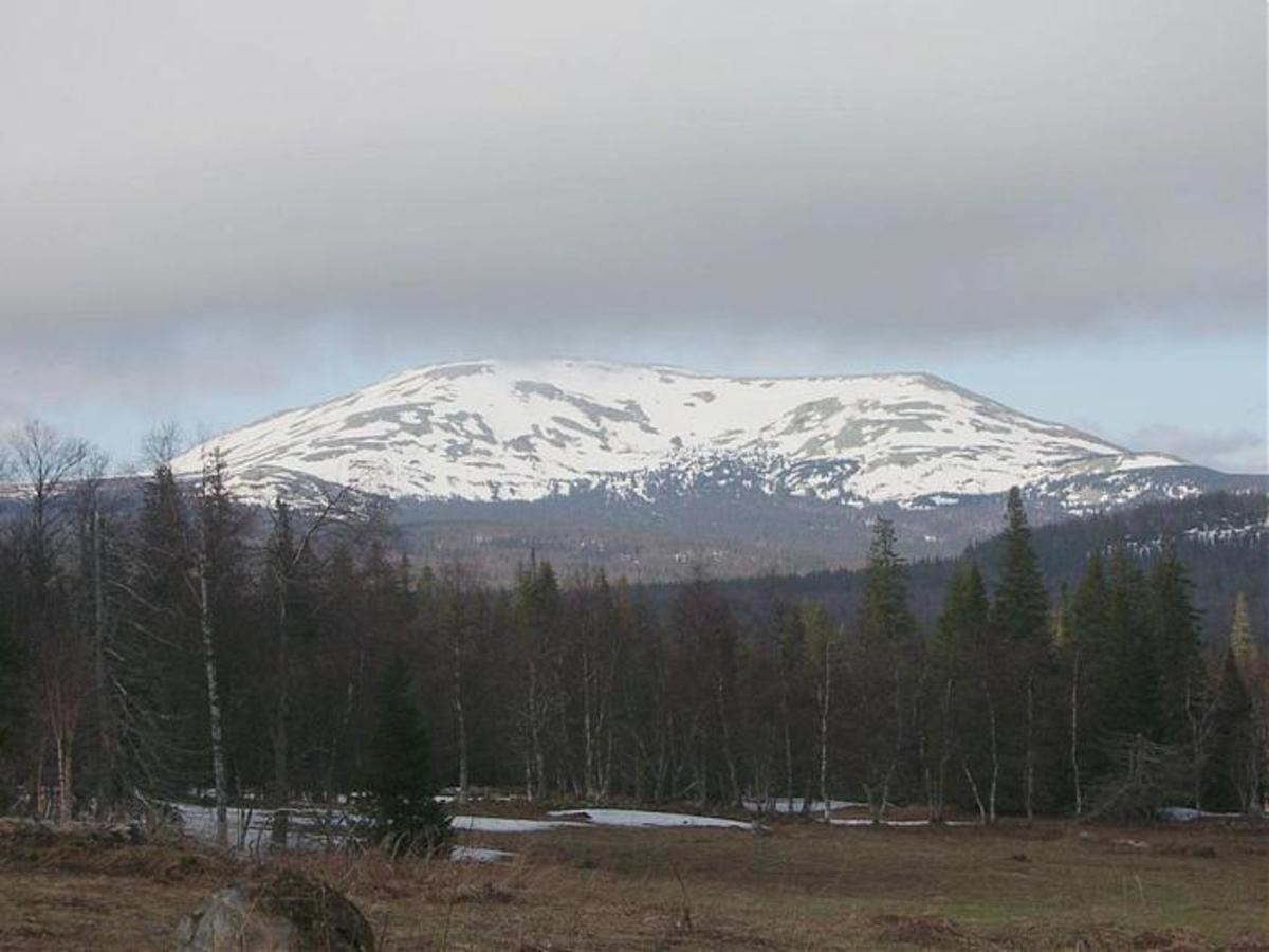 Злая гора. Южный Урал гора Ямантау. Гора Ямантау 1640 м. Межгорье Башкортостан гора Ямантау. Белорецк-16 в горе Ямантау Южный Урал.