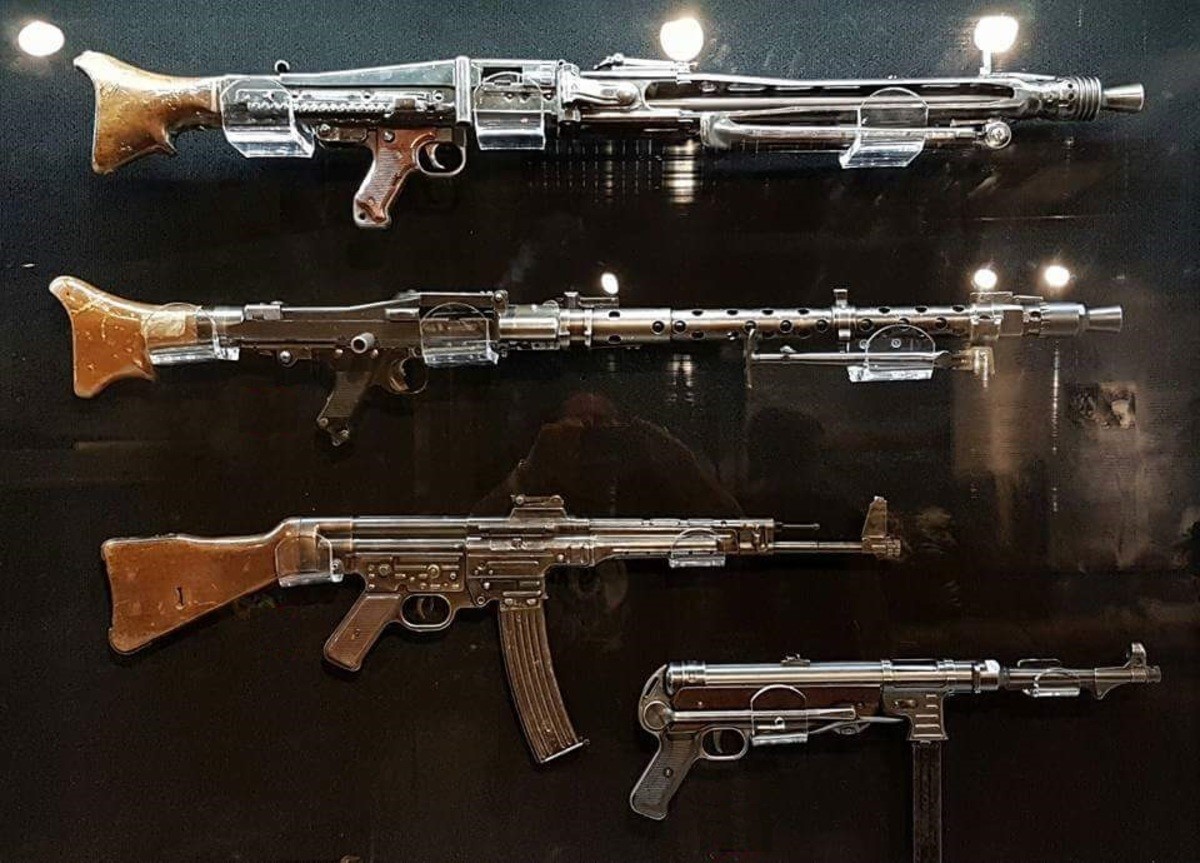 Mg 40. МП 40 И СТГ 44. STG 44mp40. STG 44 дизельпанк. STG 42 44.