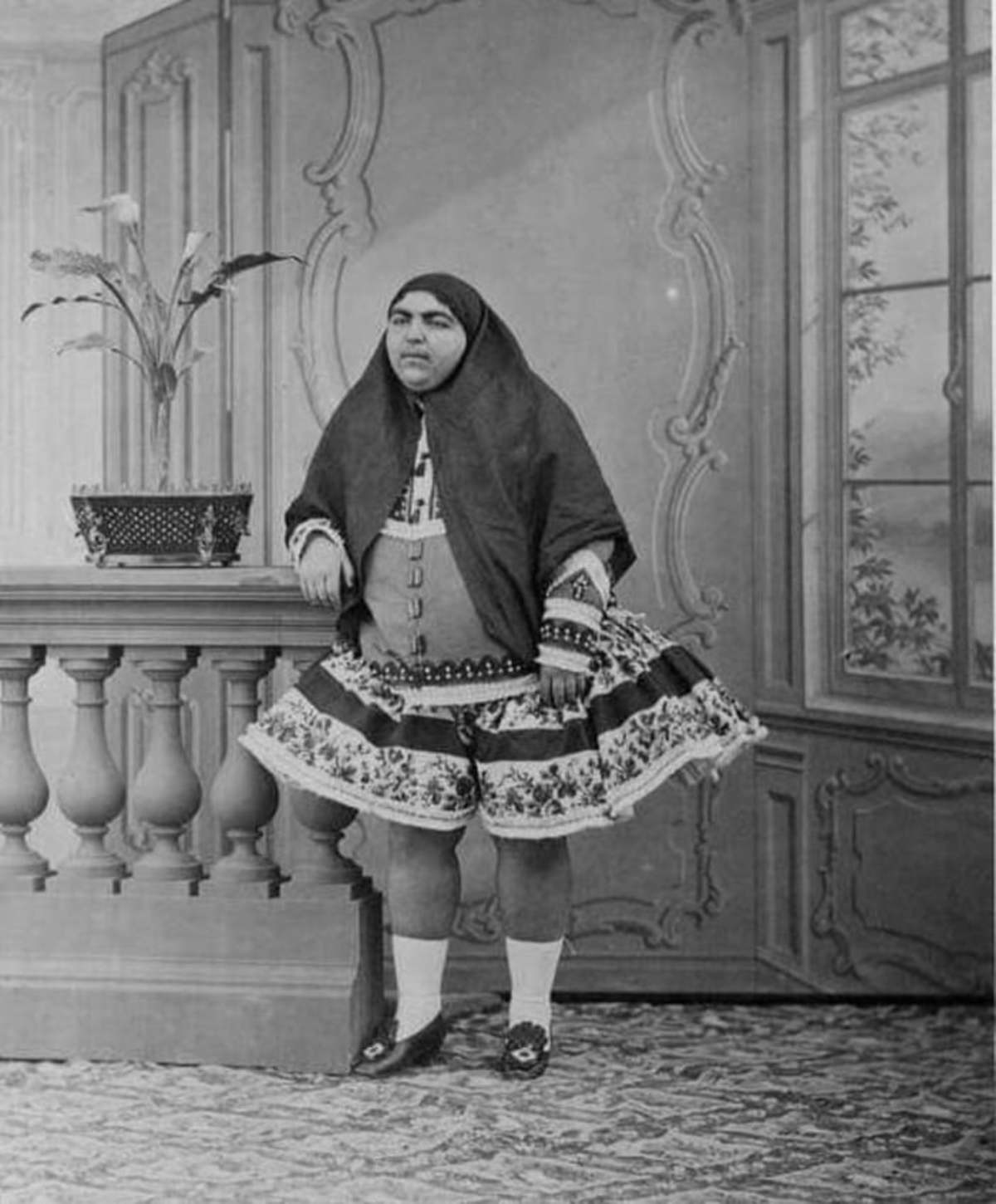 Princess+qajar+was+considered+the+ultimate+symbol+of+beauty+in_a80f79_6656967.jpg