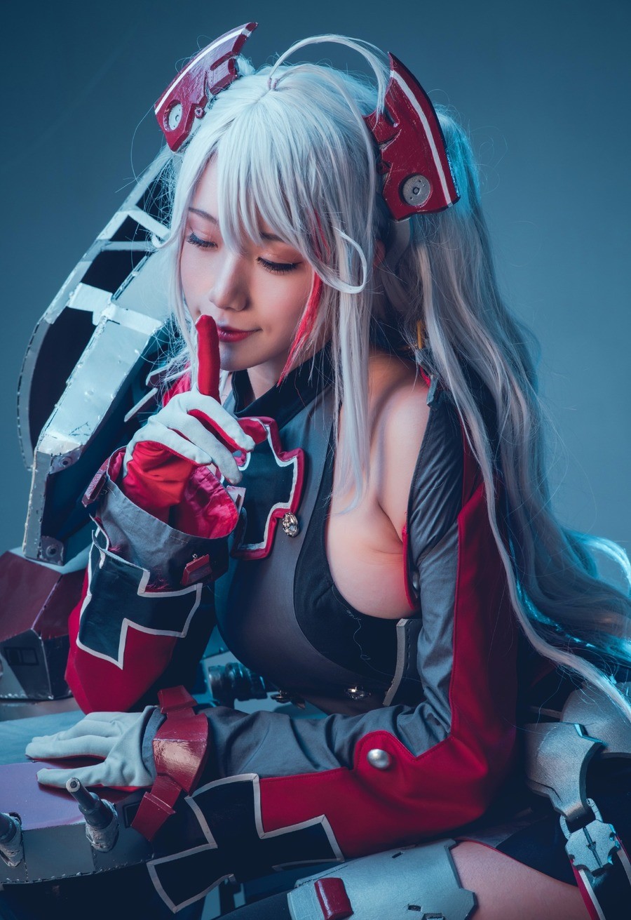 Prinz eugen Cosplay