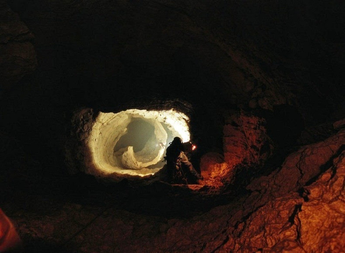 Пещера Крубера-Воронья в Абхазии фото